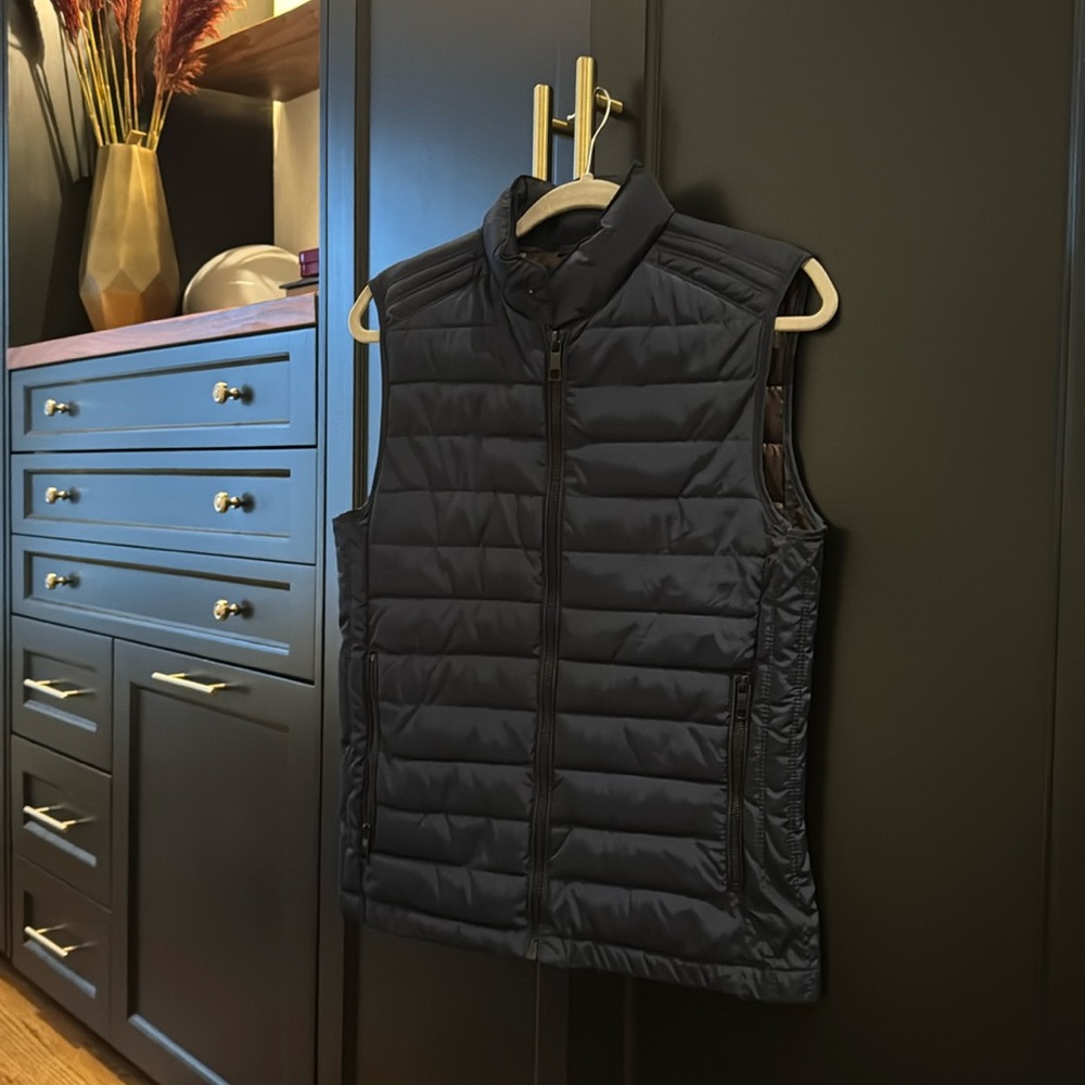 MEN’S ZARA PUFFY NAVY VEST